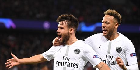 Juan Bernat i Neymar (Foto: AFP)