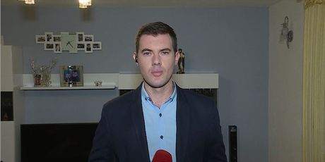 Mario Jurič razgovara s Ljubicom Adžaip o uhićenju splitskog liječnika (Foto: Dnevnik.hr)