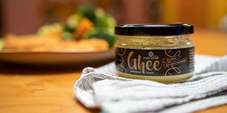 People2People GHEE radi se ručno s puno ljubavi i strpljenja