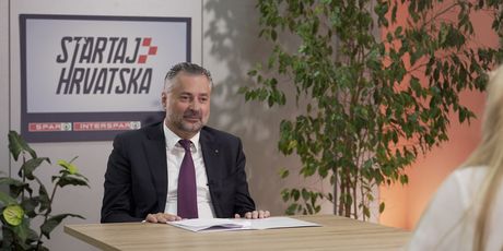elmut Fenzl, predsjednik Uprave SPAR Hrvatska priopćio im je prolazak