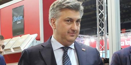 Premijer Andrej Plenković s djecom - 4