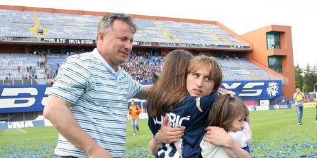 Luka Modrić s ocem Stipom i sestrama