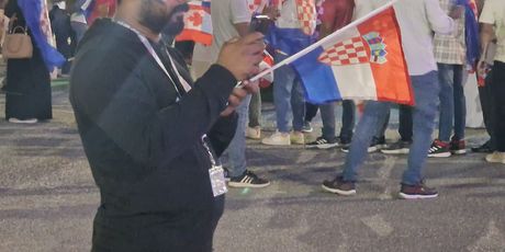 Hrvatski navijači ispred stadiona