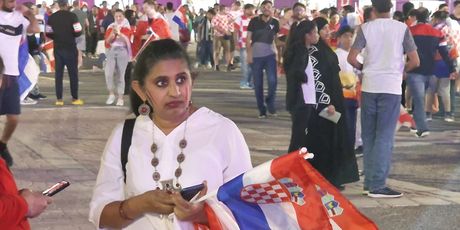 Hrvatski navijači ispred stadiona