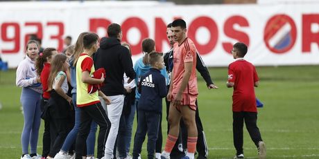 Igrači Dinama nakon utakmice s Oriolikom