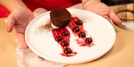 Maja Šabić: Lava cake s coulisom i gelom od šumskog voća - 13