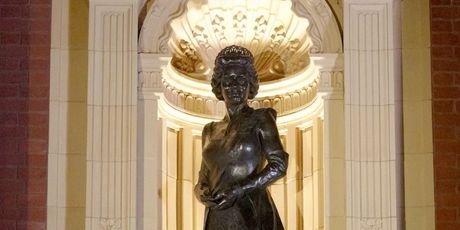 Kip kraljice Elizabete II.