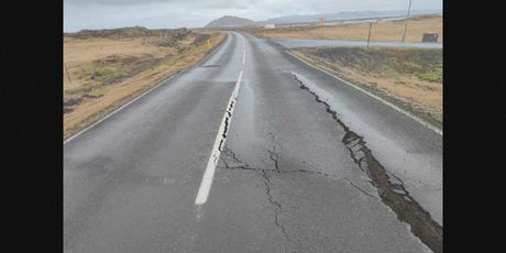 Posljedice potresa na Islandu - 1