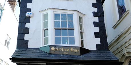 The Crooked House of Windsor - 3