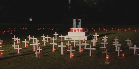 Replika Memorijalnog groblja u Vukovaru koju su izradili učenici - 4