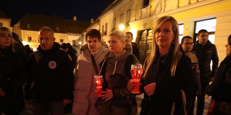 Paljenje svijeća u Varaždinu uoči Dana sjećanja na žrtve Vukovara i Škabrnje - 2