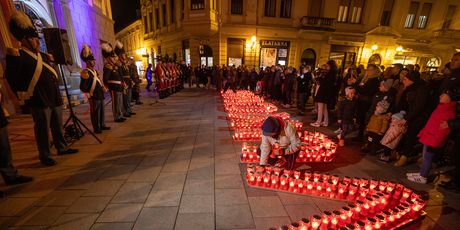 Paljenje svijeća u Varaždinu uoči Dana sjećanja na žrtve Vukovara i Škabrnje - 5