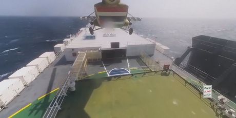 Huti objavili snimku otmice broda u Crvenom moru - 1