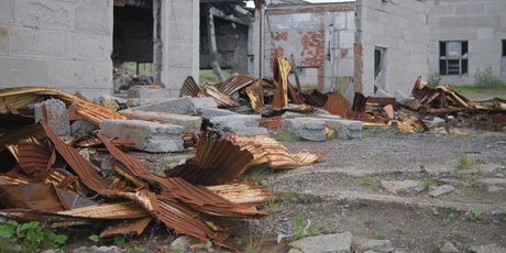 Ostaci objekta oko bušotine