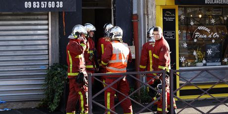 Tri osobe poginule u požaru stambene zgrade u Francuskoj - 1