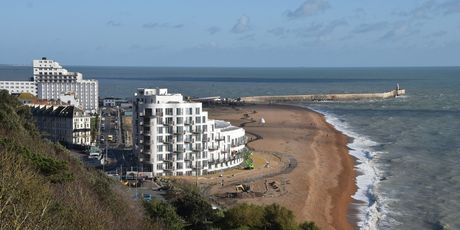 Zgrada Shoreline Crescent u Folkestoneu koja pišti i živcira susjede - 4