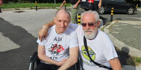 Eniz Jašarević i njegov otac inače ratni vojni invalid