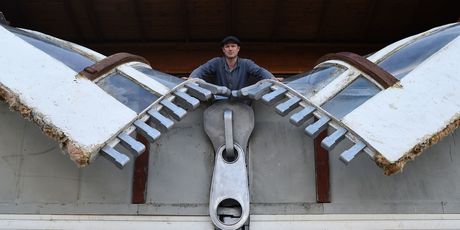 Britanski umjetnik Alex Chinneck
