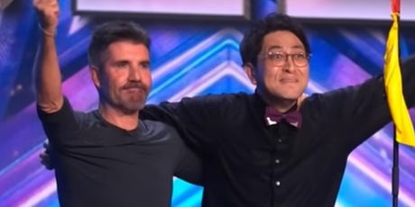 Ichikawa Munehiro i Simon Cowell