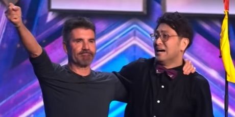 Ichikawa Munehiro i Simon Cowell