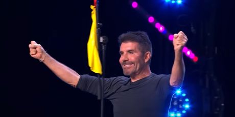 Ichikawa Munehiro i Simon Cowell