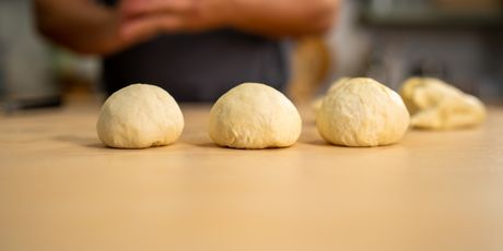 Kako napraviti tijesto za pizzu? - 1