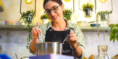 Ivana Soldo: Mekani biskvit s aromatičnom kremom, maceriranim mandarinama i creme anglaise - 8