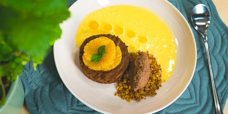 Ivana Soldo: Mekani biskvit s aromatičnom kremom, maceriranim mandarinama i creme anglaise - 9