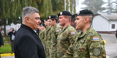 Zoran Milanović s gardijskom brigadom Vukovi - 1