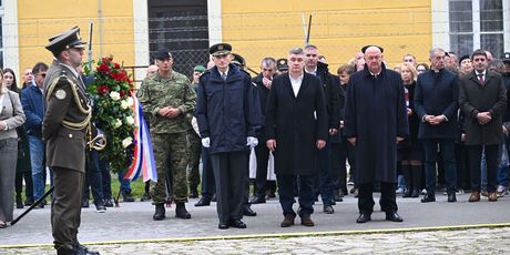 Zoran Milanović s gardijskom brigadom Vukovi - 2