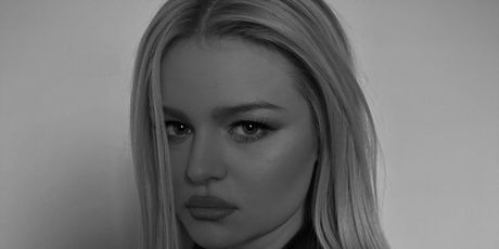 Laura koja pjeva - 1