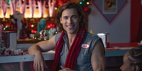 Dustin Milligan - 9