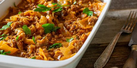 Složenac s kupusom i mljevenim mesom