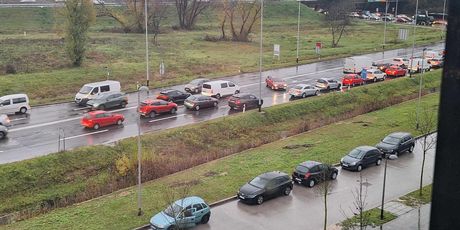 Goleme gužve zbog potopljenog podvožnjaka