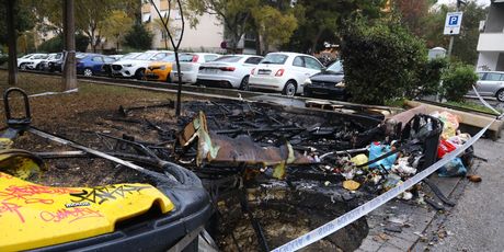 U Splitu u požaru izgorjeli kontejneri i oštećeni automobili - 3