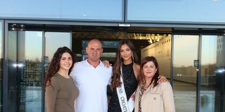 Laura Gnjatović, Miss Universe Hrvatske - 6