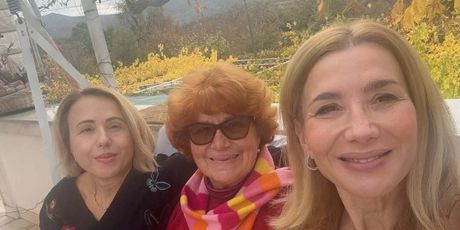 Ecija Ojdanić i mama