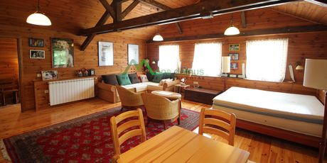 Mjesto za novi početak: Na visoravni podno Petehovca, gdje dan počinje tišinom, a završava pogledom na šumu