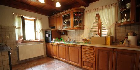 Mjesto za novi početak: Na visoravni podno Petehovca, gdje dan počinje tišinom, a završava pogledom na šumu