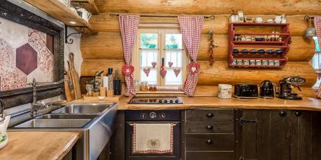 Lijepo uređena kuhinja