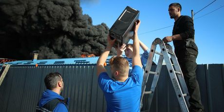 Sveta Nedelja: Požar u skladištu guma - 1