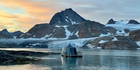 Glacier Floating Hut - 3