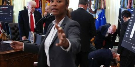 Incident u Ovalnom uredu - 1