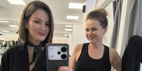 Sandra Bagarić sa sestrom - 1