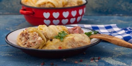 Testirajte smjesu na bazi mljevenog mesa prije nego što je stavite u listove kiselog kupusa