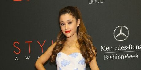 Ariana Grande - 4