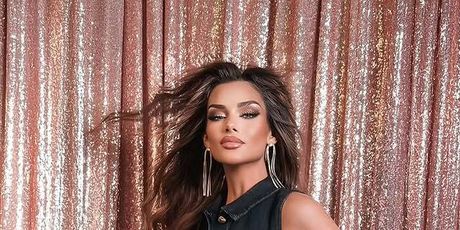 Laura Gnjatović - 1