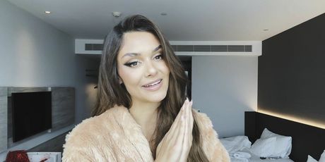 Laura Gnjatović - 1