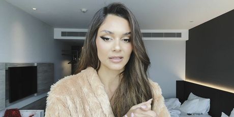 Laura Gnjatović - 4