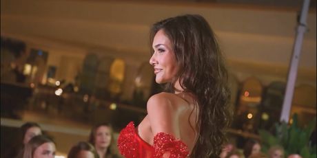 Laura Gnjatović - 6